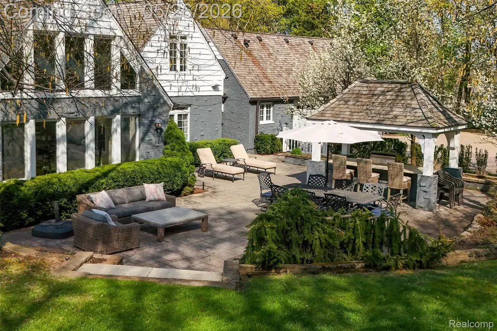 267 Woodberry Drive Bloomfield Hills City MI 48304