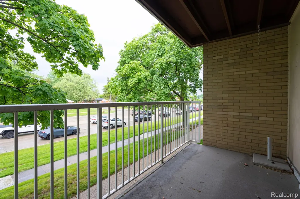 4909 Crooks Road Royal Oak City MI 48073