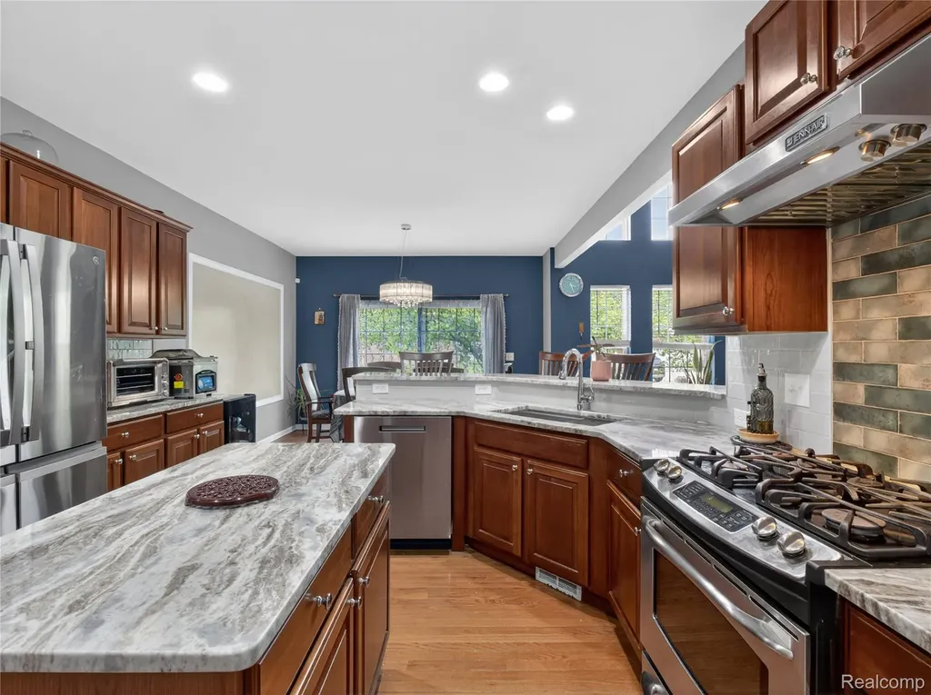 50182 Black Horse Lane Canton Charter Township MI 48188