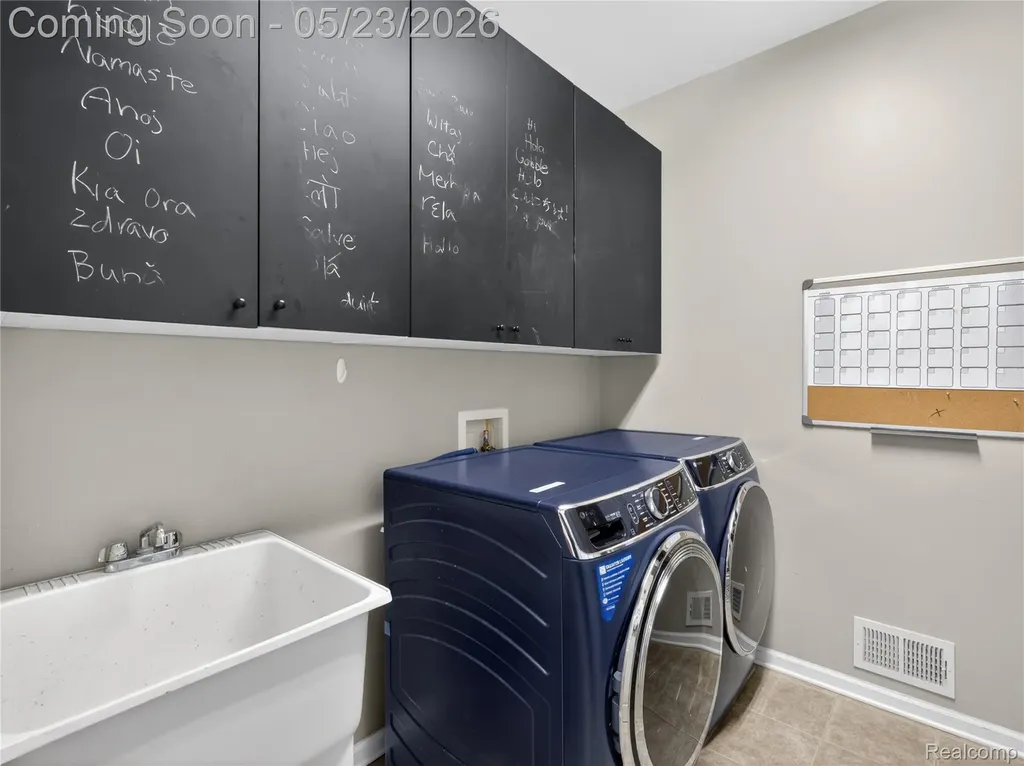 50182 Black Horse Lane Canton Charter Township MI 48188