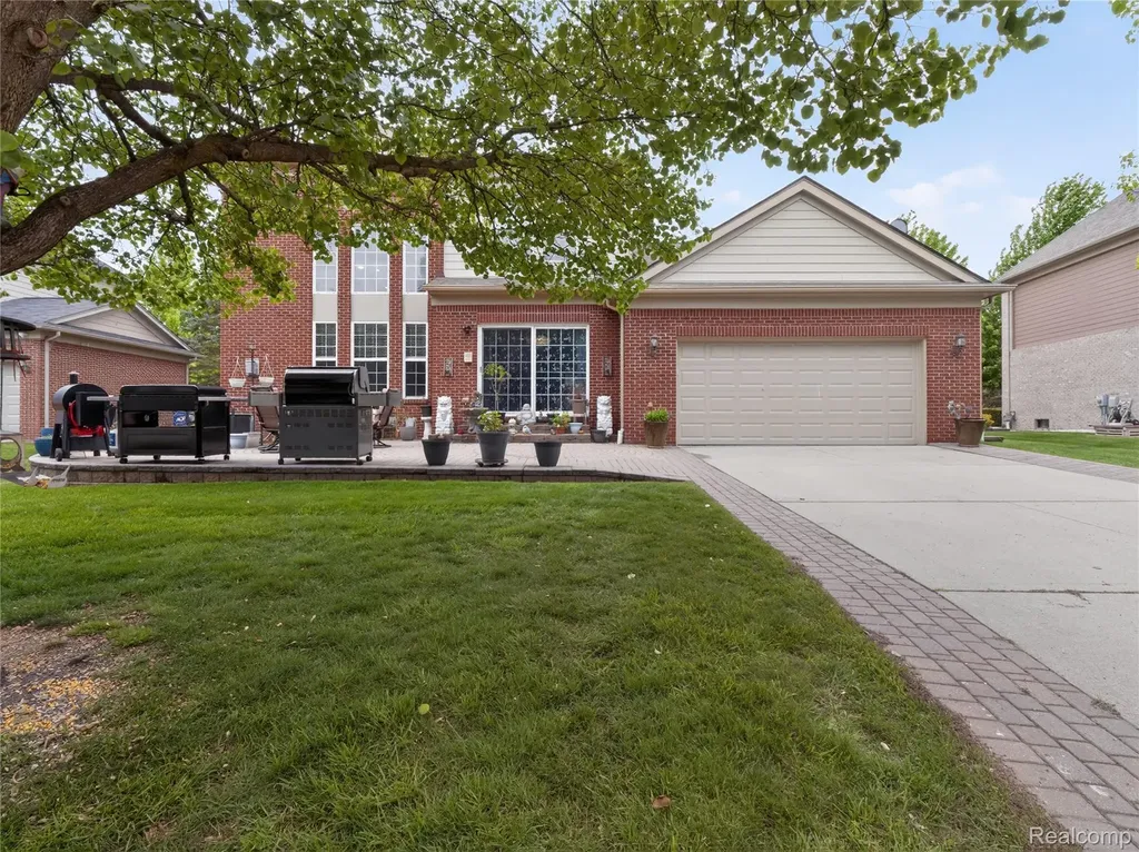 50182 Black Horse Lane Canton Charter Township MI 48188