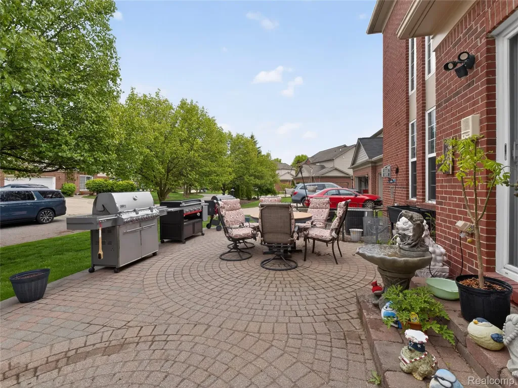 50182 Black Horse Lane Canton Charter Township MI 48188