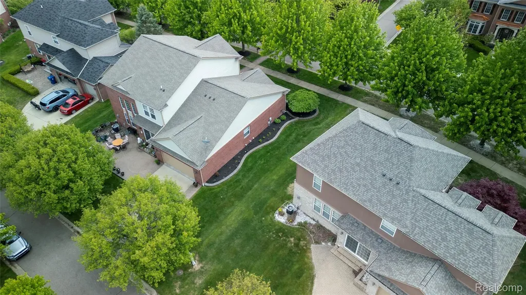 50182 Black Horse Lane Canton Charter Township MI 48188