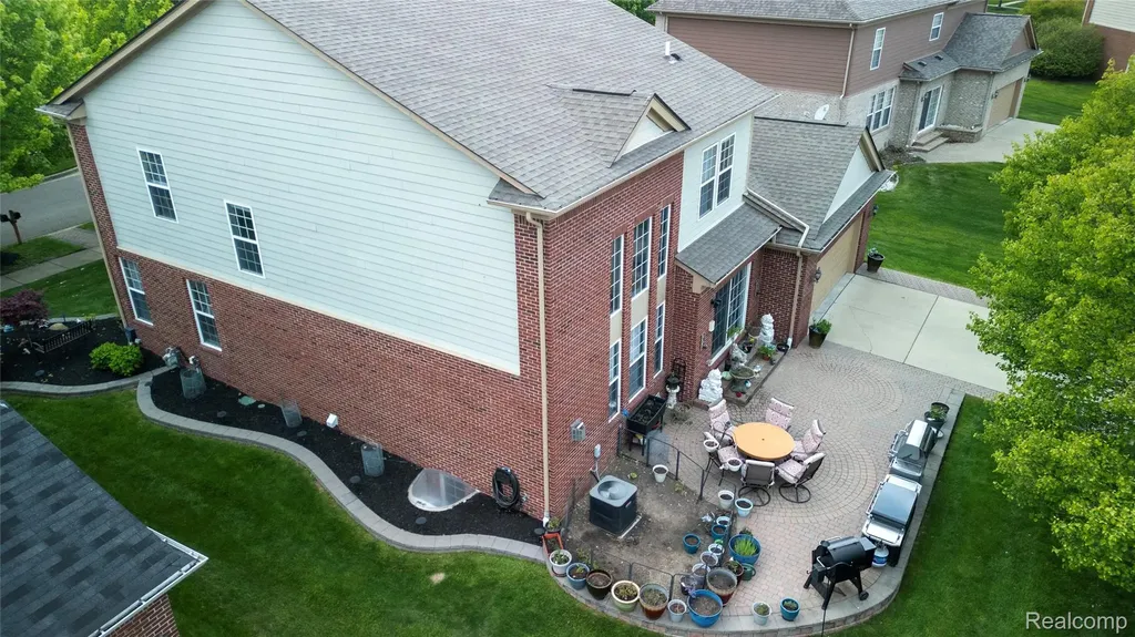 50182 Black Horse Lane Canton Charter Township MI 48188