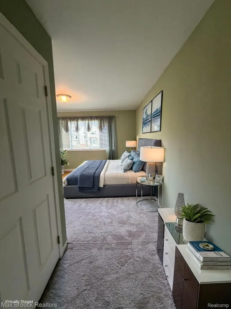 6166 Lochmore Drive Commerce Charter Township MI 48382