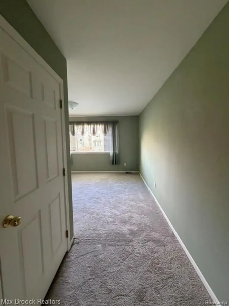 6166 Lochmore Drive Commerce Charter Township MI 48382