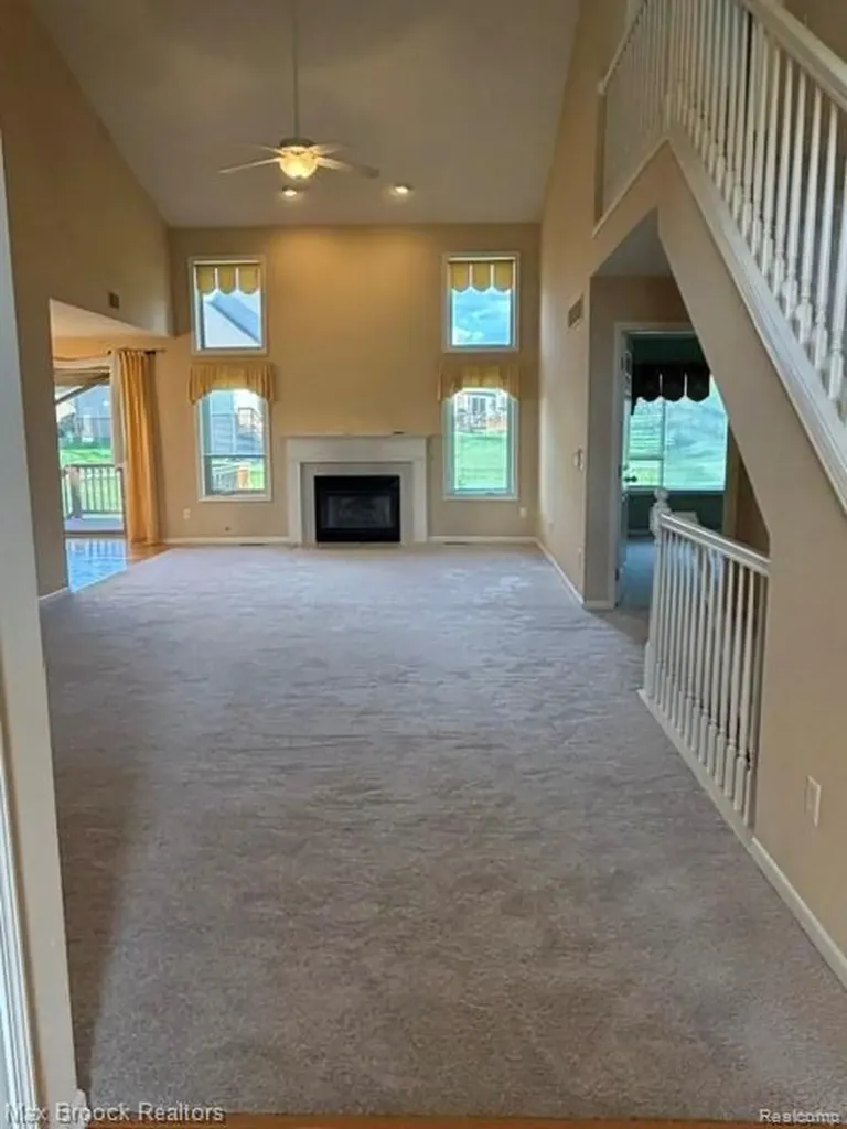 6166 Lochmore Drive Commerce Charter Township MI 48382