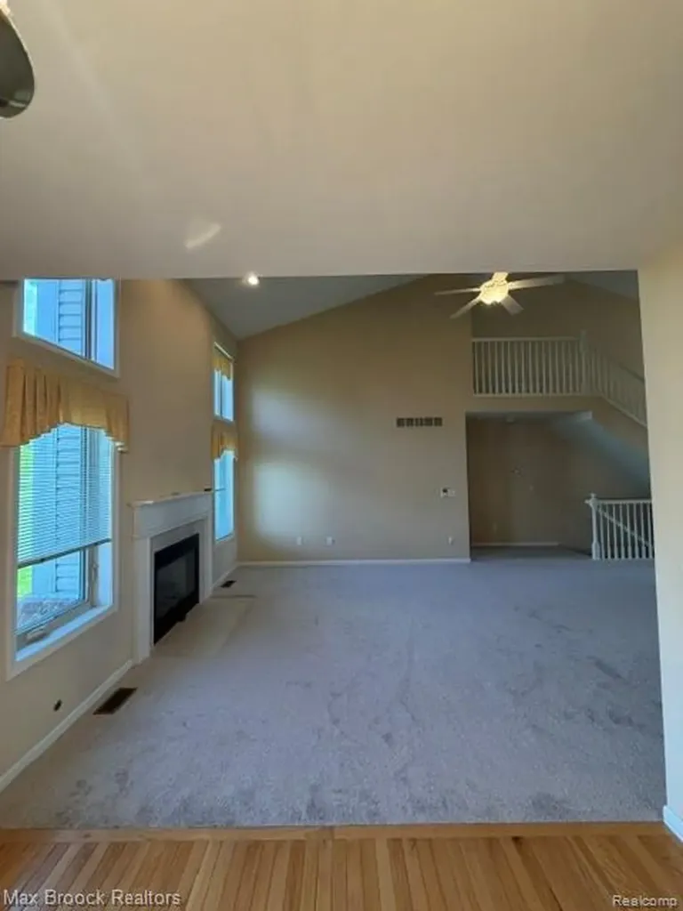 6166 Lochmore Drive Commerce Charter Township MI 48382
