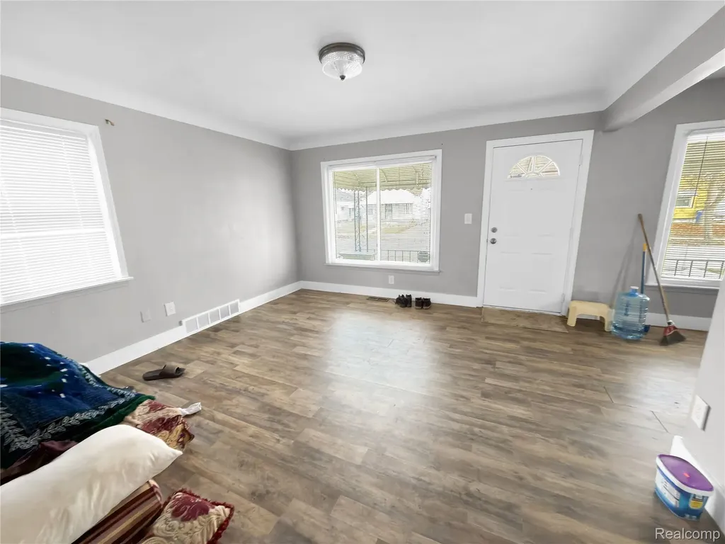 6395 Stahelin Avenue Detroit City MI 48228