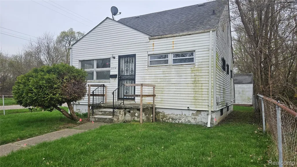 258 E Hobson Avenue Flint City MI 48505