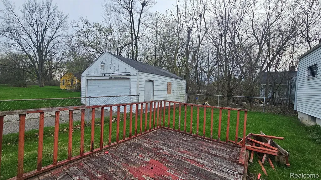 258 E Hobson Avenue Flint City MI 48505