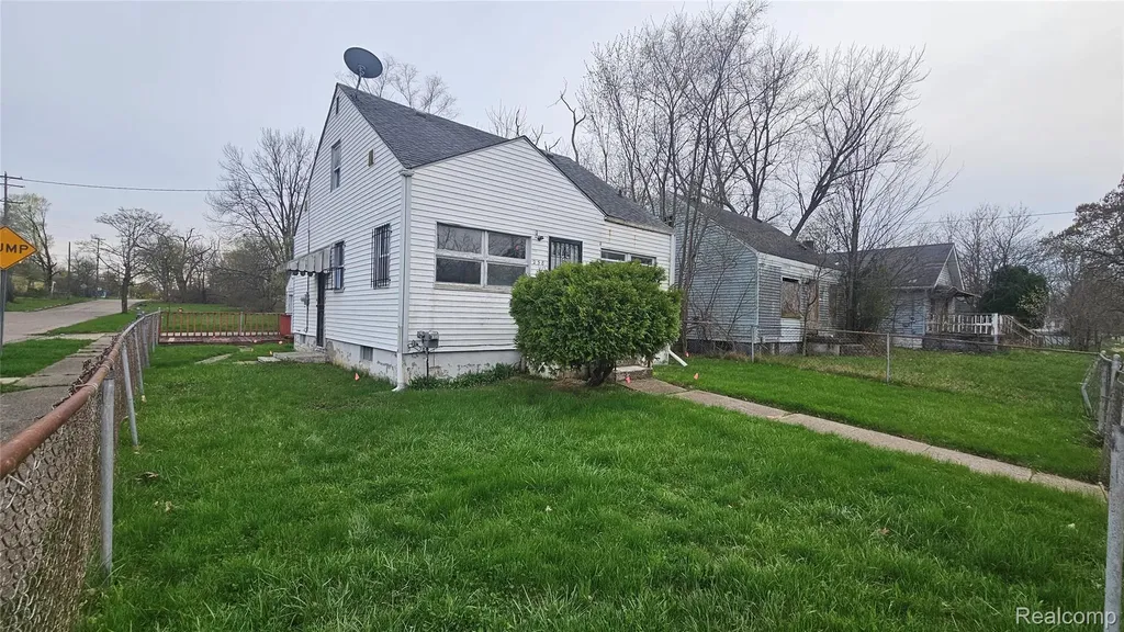 258 E Hobson Avenue Flint City MI 48505