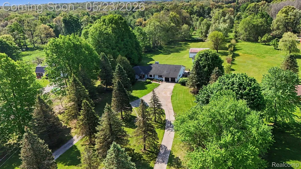 10306 Oakhill Road Springfield Charter Township MI 48442
