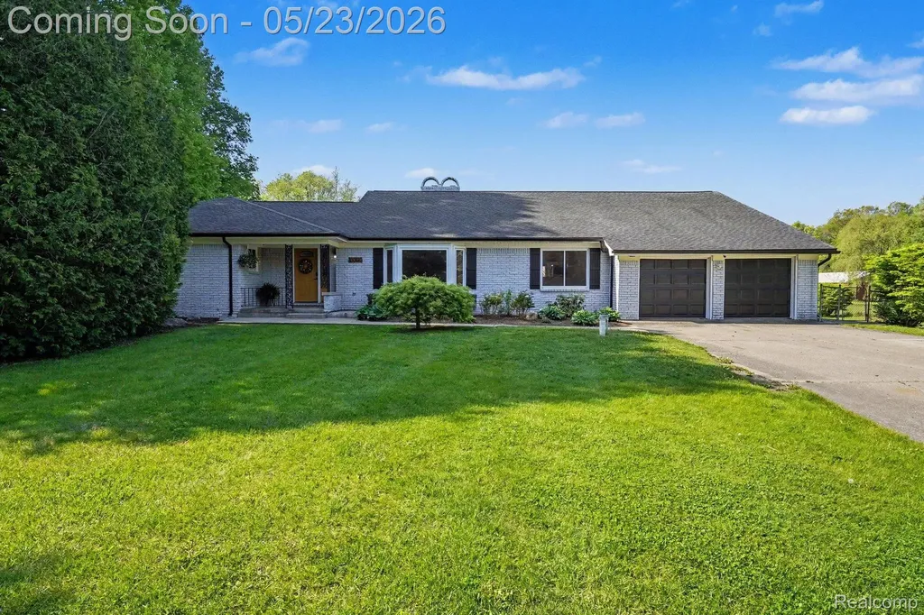 10306 Oakhill Road Springfield Charter Township MI 48442