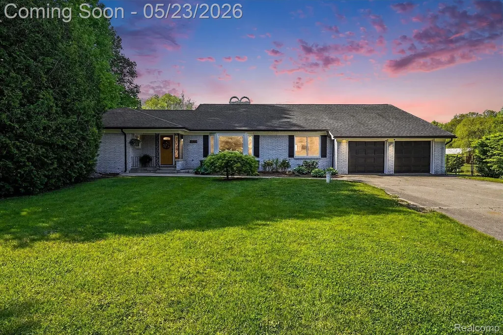 10306 Oakhill Road Springfield Charter Township MI 48442