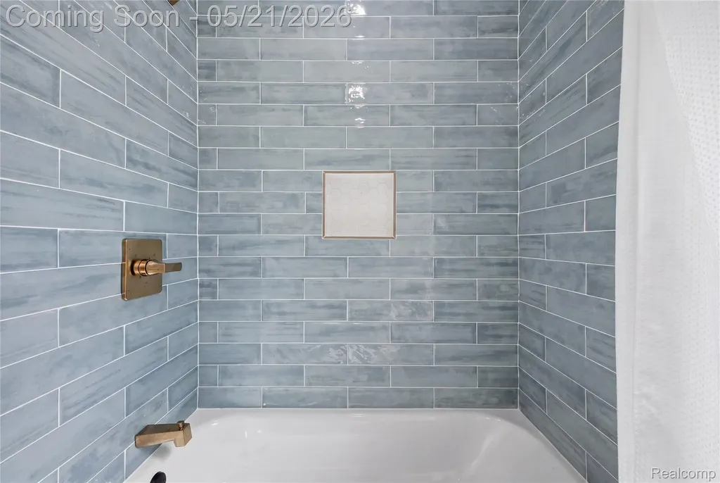 11302 Grayfield Redford Charter Township MI 48239