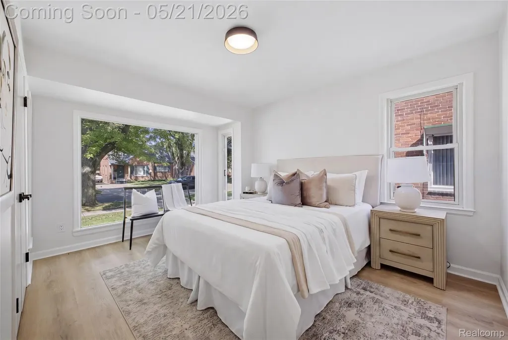 11302 Grayfield Redford Charter Township MI 48239