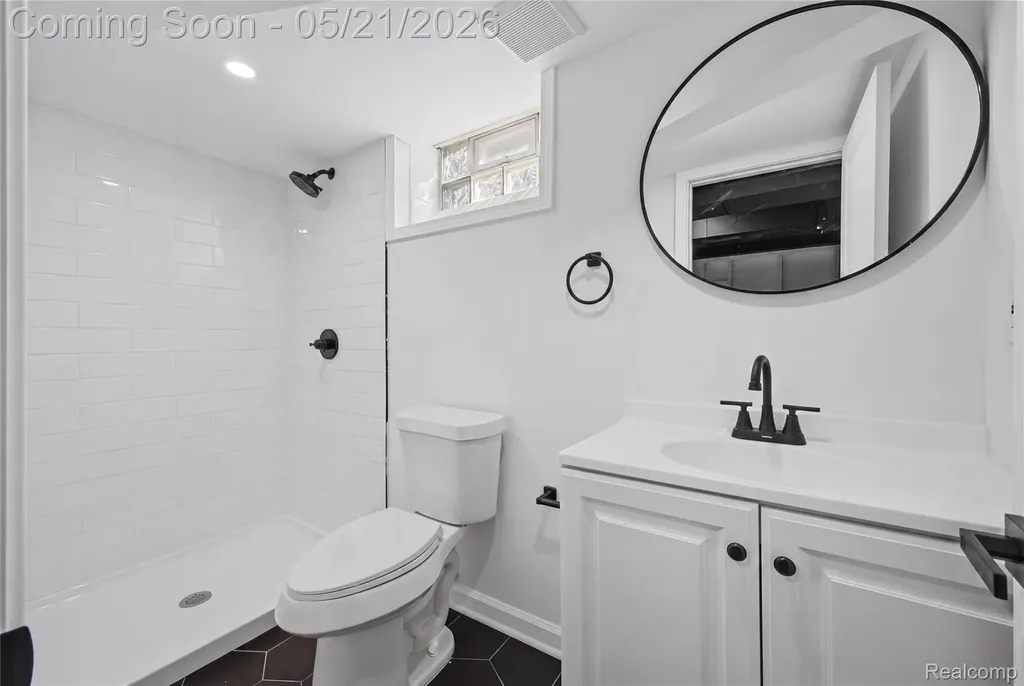 11302 Grayfield Redford Charter Township MI 48239