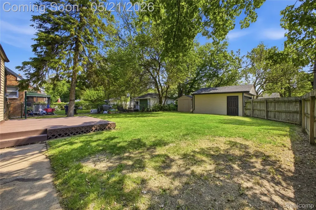 11302 Grayfield Redford Charter Township MI 48239