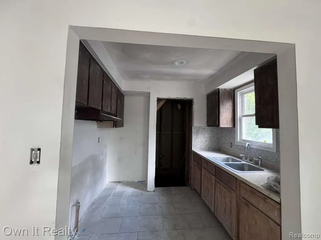 18468 Pierson Street Detroit City MI 48219