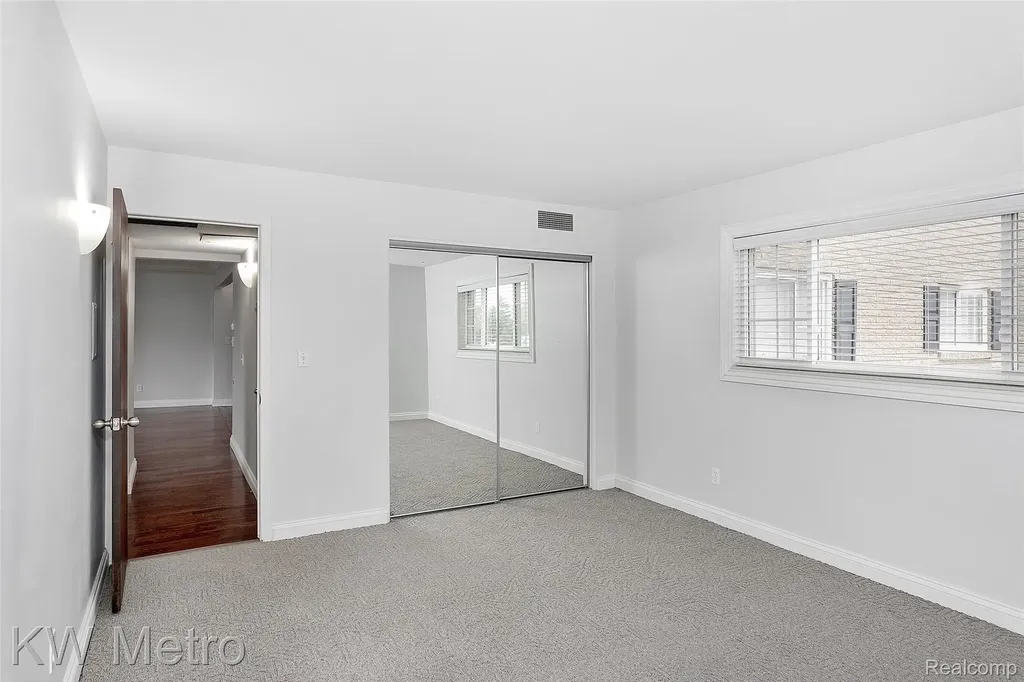 2309 Walton Boulevard Rochester Hills City MI 48309