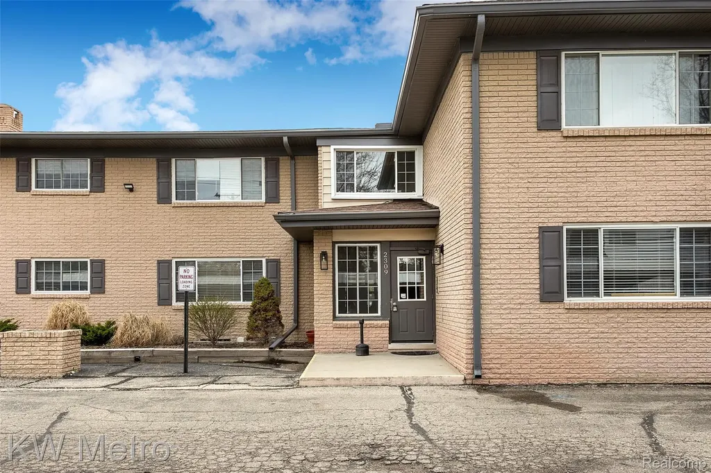 2309 Walton Boulevard Rochester Hills City MI 48309