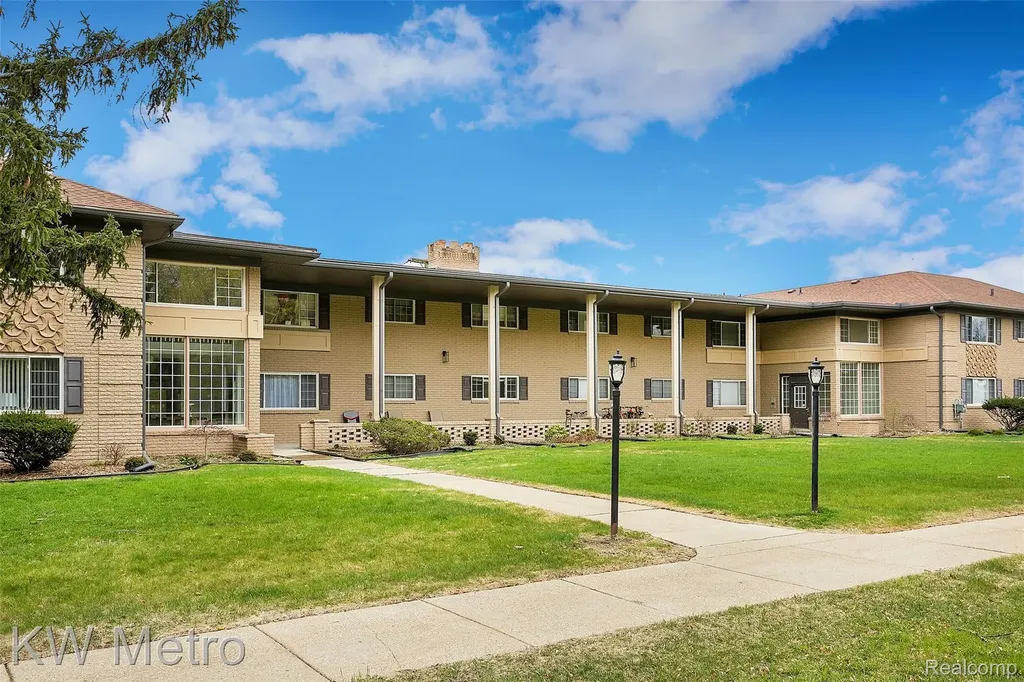 2309 Walton Boulevard Rochester Hills City MI 48309