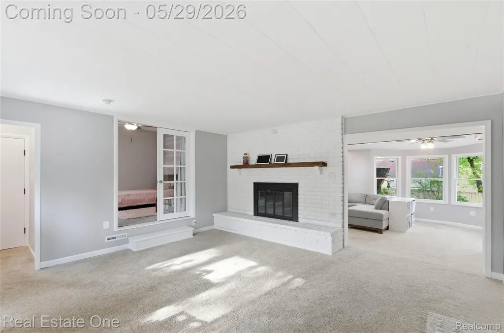 733 S Webik Avenue Clawson City MI 48017
