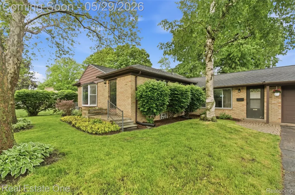 733 S Webik Avenue Clawson City MI 48017