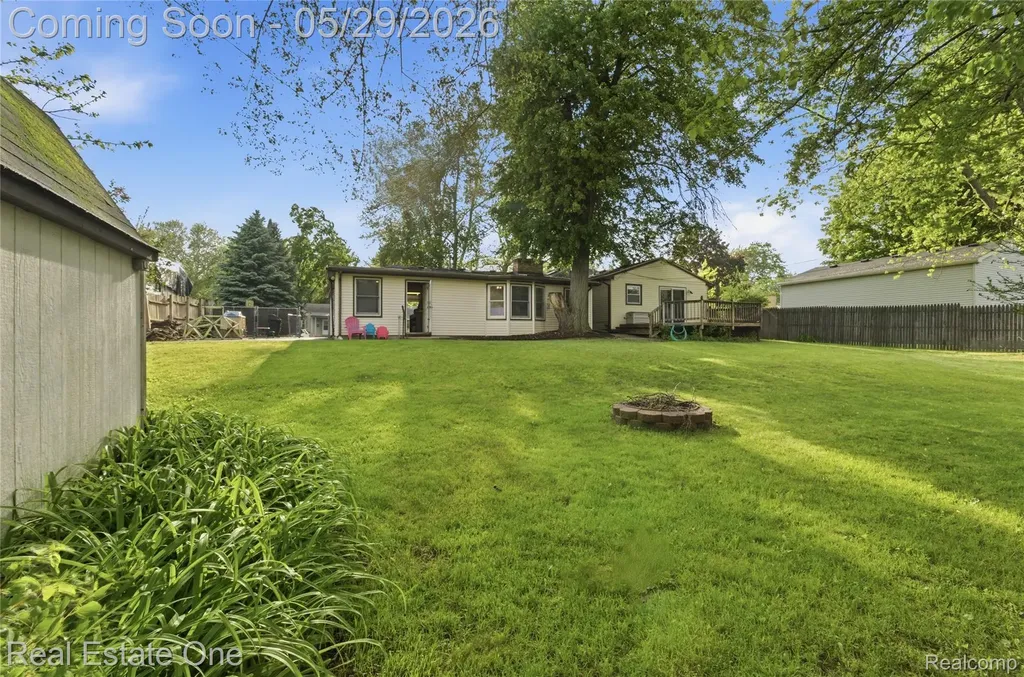 733 S Webik Avenue Clawson City MI 48017