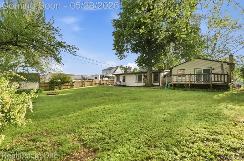733 S Webik Avenue Clawson City MI 48017