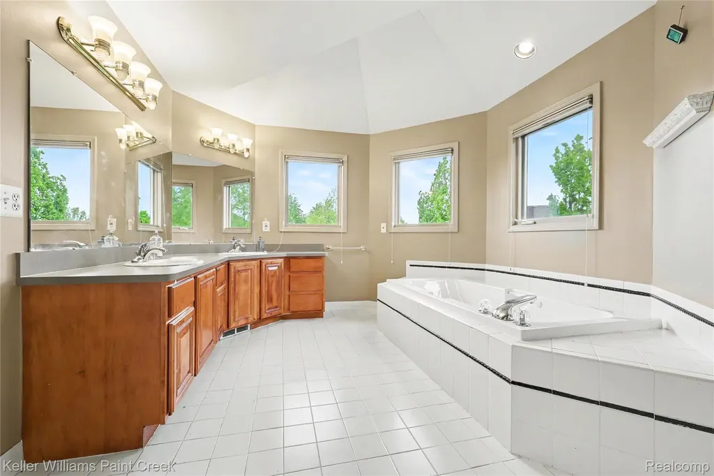 21257 Gentry Drive Macomb Township MI 48044