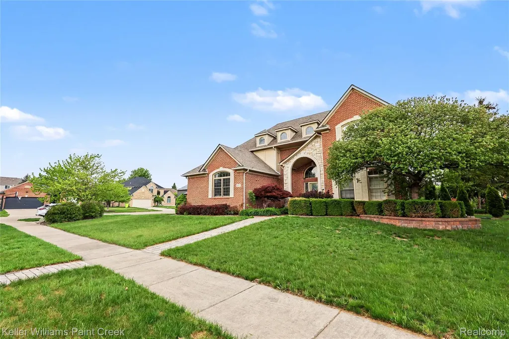 21257 Gentry Drive Macomb Township MI 48044