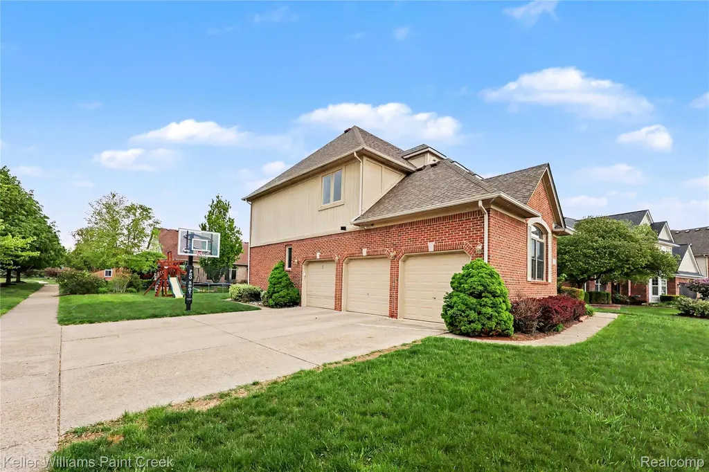 21257 Gentry Drive Macomb Township MI 48044