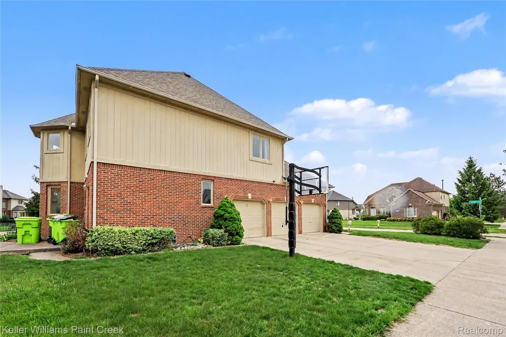 21257 Gentry Drive Macomb Township MI 48044