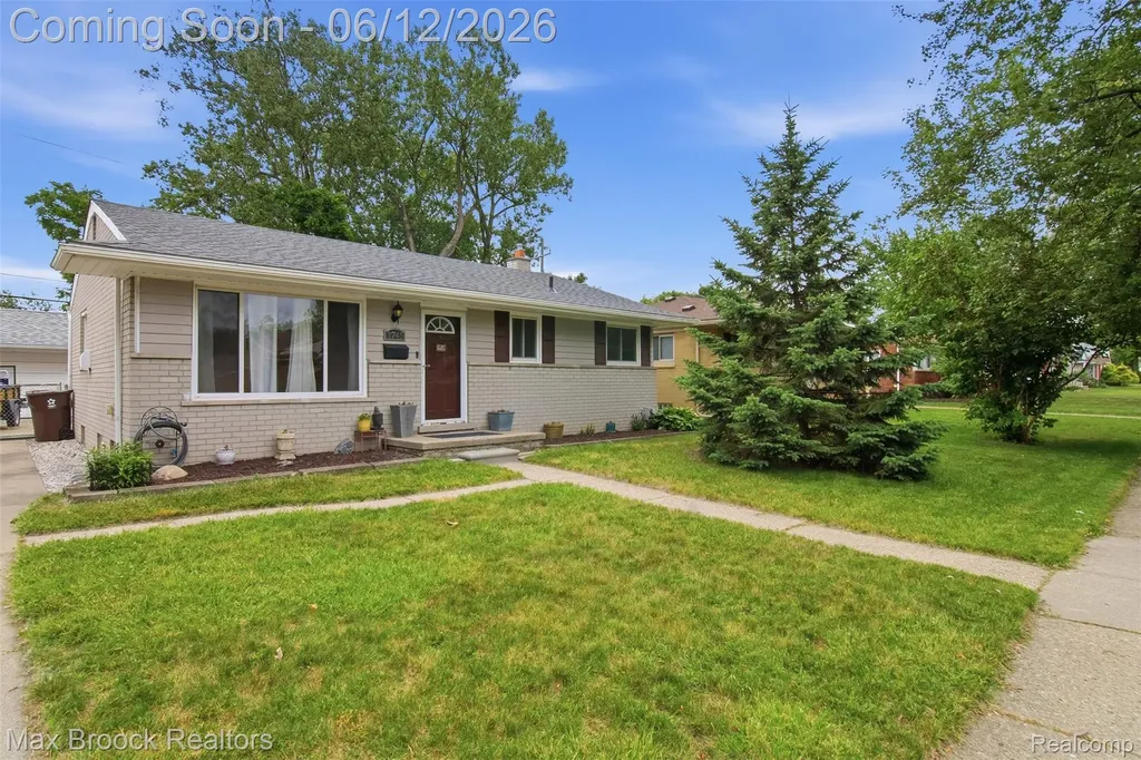 3745 Hayes Street Wayne City MI 48184