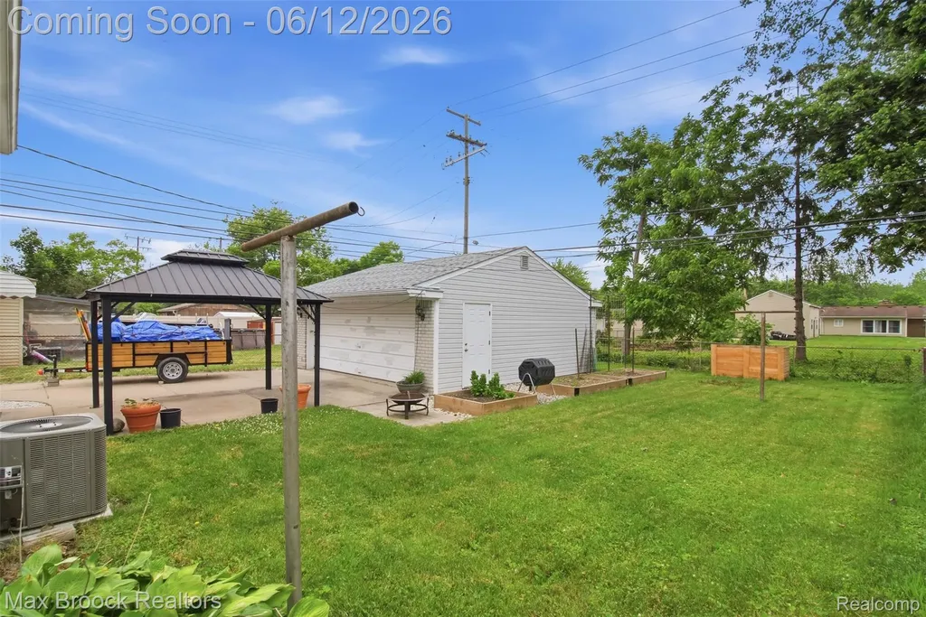3745 Hayes Street Wayne City MI 48184