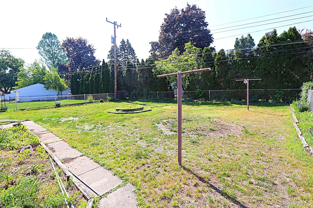 38011 Ross Street Livonia City MI 48154