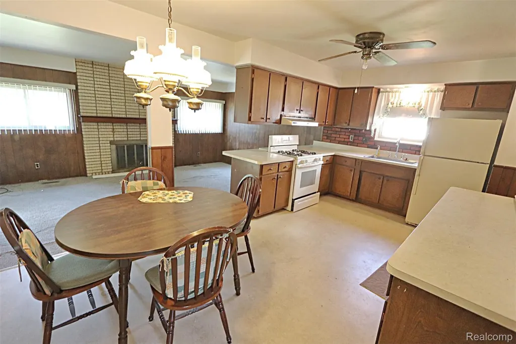 38011 Ross Street Livonia City MI 48154