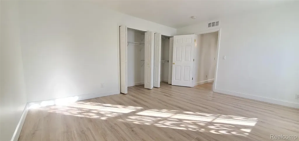 3633 Oakmonte Boulevard Oakland Charter Township MI 48306