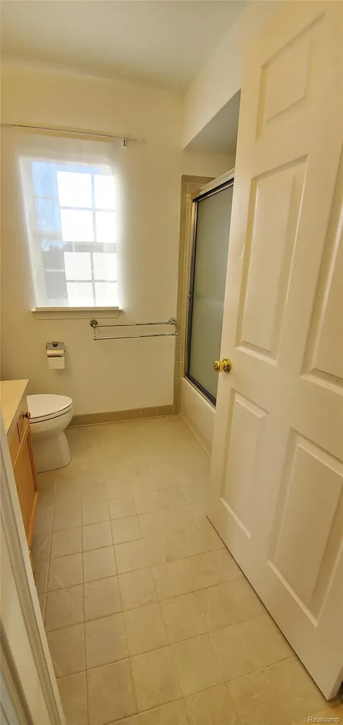 3633 Oakmonte Boulevard Oakland Charter Township MI 48306