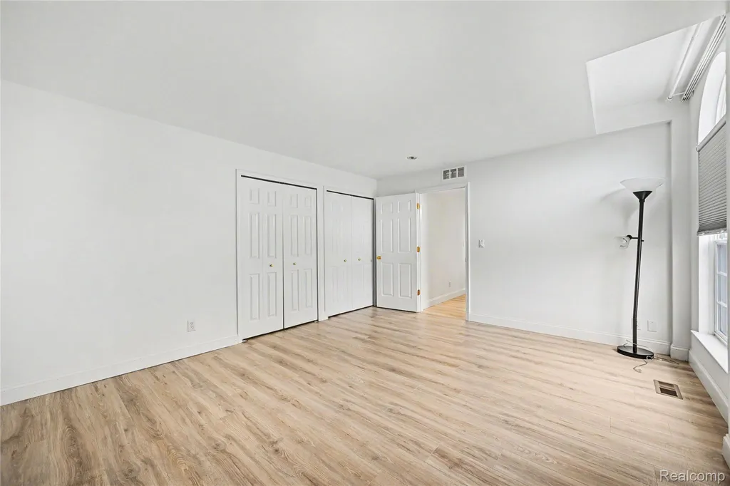 3633 Oakmonte Boulevard Oakland Charter Township MI 48306