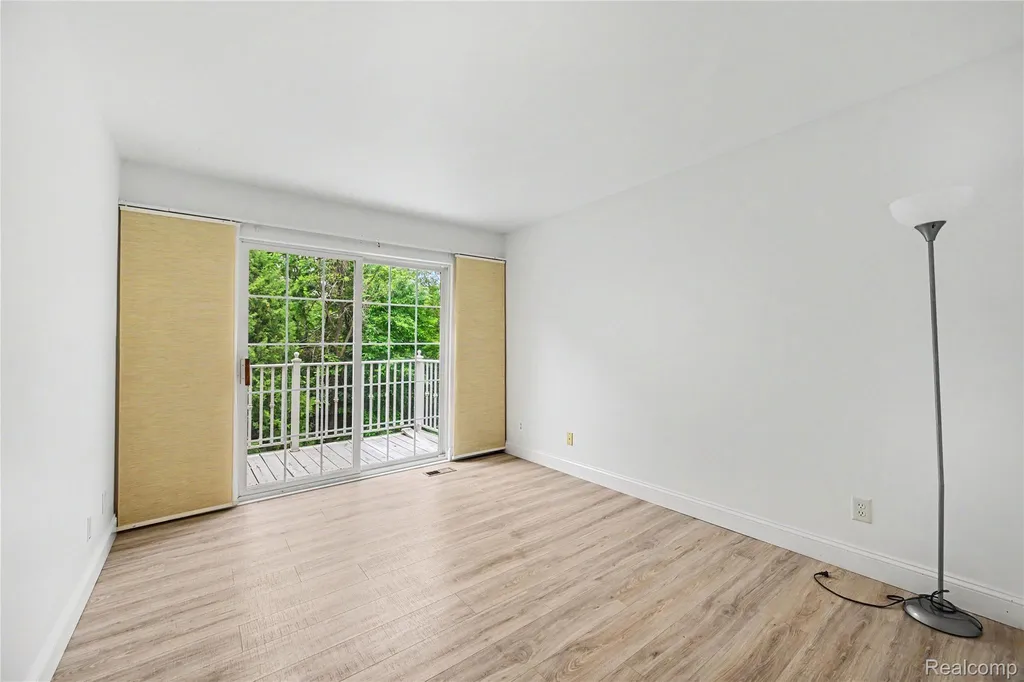 3633 Oakmonte Boulevard Oakland Charter Township MI 48306