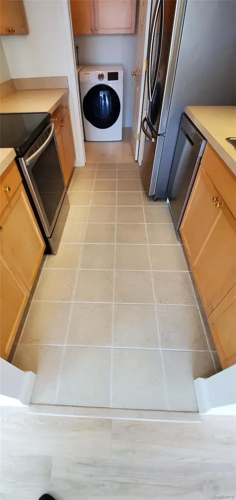 3633 Oakmonte Boulevard Oakland Charter Township MI 48306