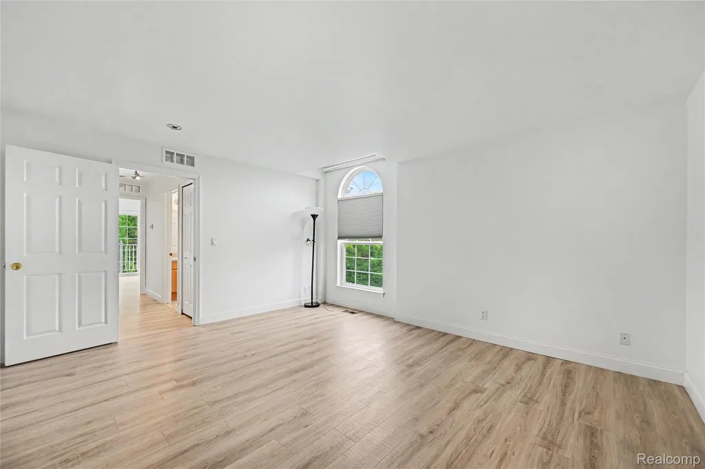 3633 Oakmonte Boulevard Oakland Charter Township MI 48306