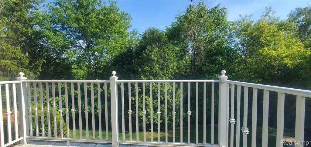 3633 Oakmonte Boulevard Oakland Charter Township MI 48306