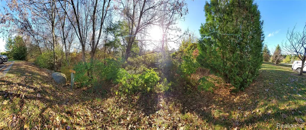 3633 Oakmonte Boulevard Oakland Charter Township MI 48306