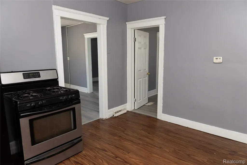 2441 Holbrook Street Hamtramck City MI 48212