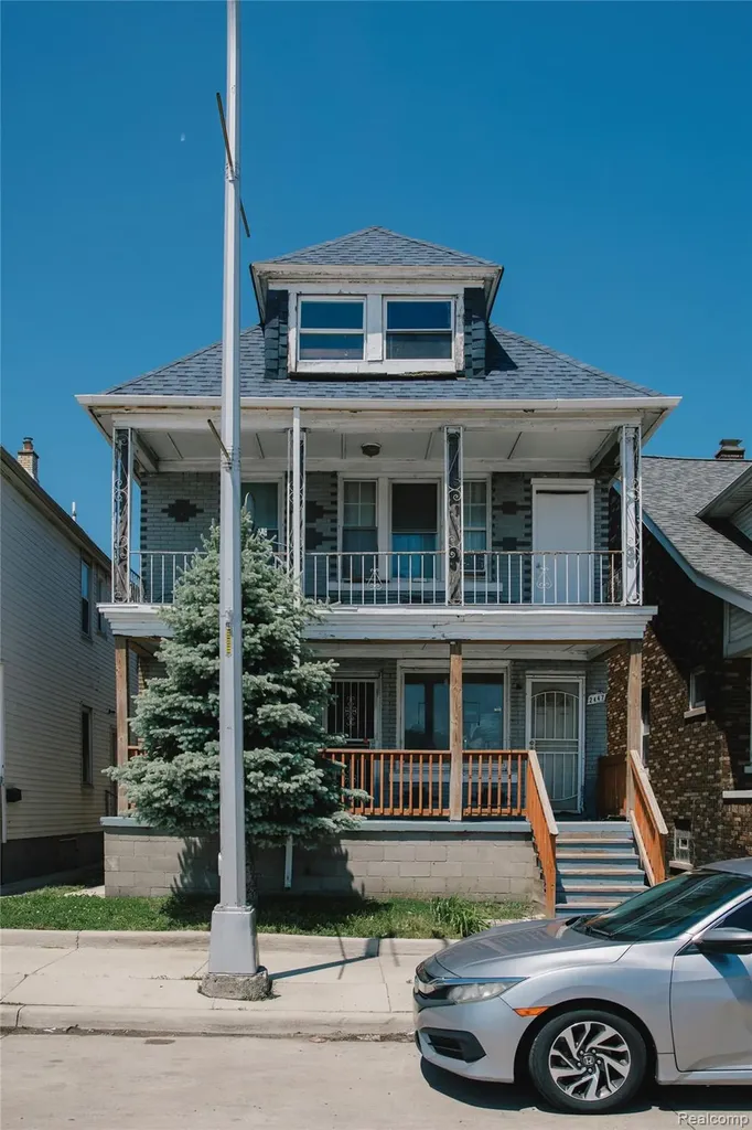 2441 Holbrook Street Hamtramck City MI 48212