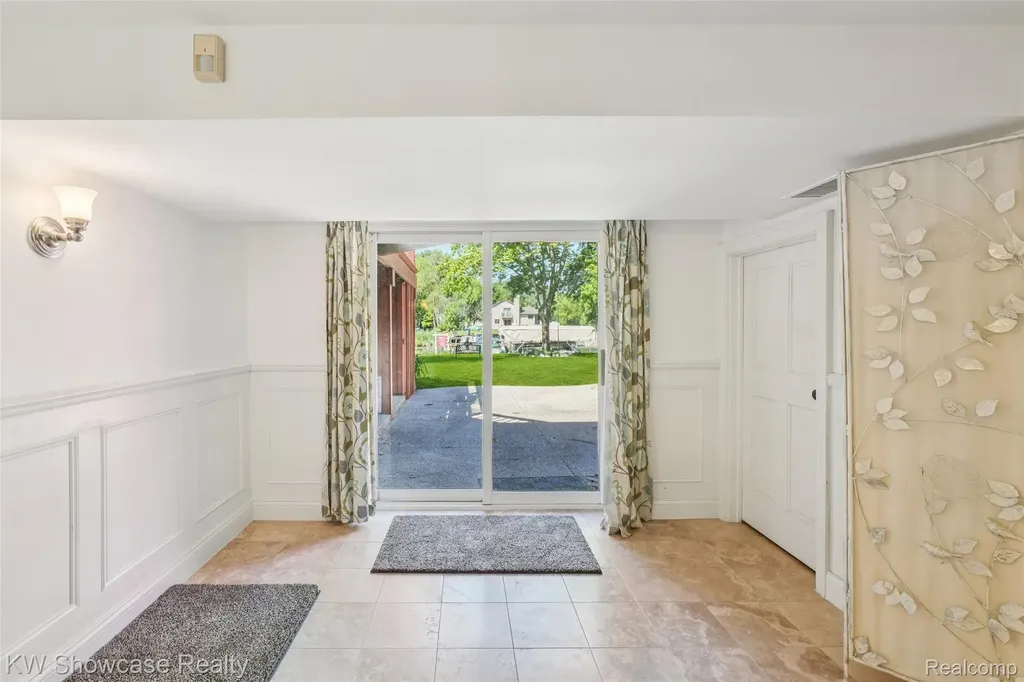 474 Beverly Island Drive Waterford Charter Township MI 48328